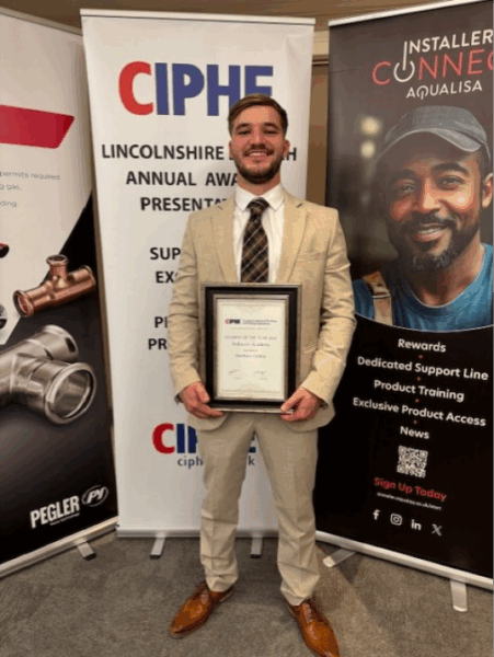 C17A2AEEF0D03A75000315E1221CE486